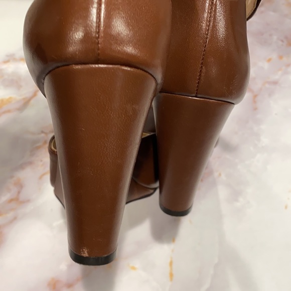 Vince Camino wedge shoes with peek toe and ankle strap. SZ 9 . Worn once - Picture 6 of 7